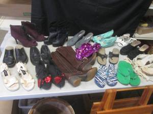 lot 137 image: (F-1) Assortment of Shoes...