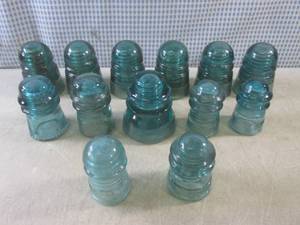 lot 153 image: (BS) 13 Assorted Vintage Glass Insu...