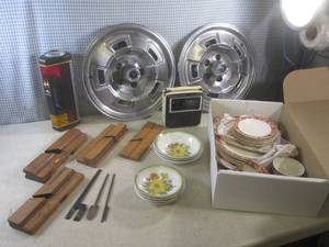 lot 155 image: (F-2) Assorted Vintage Including Wo...