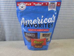 lot 192 image: (B-2) Sharing Assortment Bag of Hes...