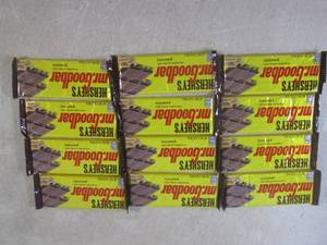lot 275 image: (B-3) 12 Hersheys Mr Goodbar Candy ...