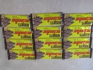 lot 276 image: (B-3) 12 Hersheys Mr Goodbar Candy ...
