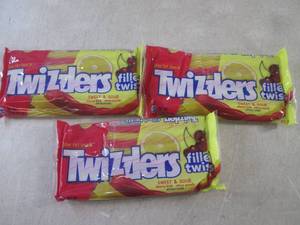 lot 285 image: (B-1) 3 Packs of Twizzlers Sweet & ...
