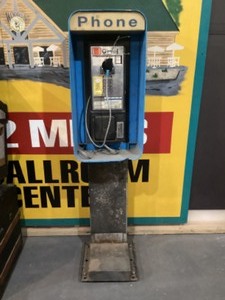 lot 46 image: Vintage Telephone