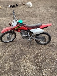 lot 13 image: 2002 Honda XR100R Dirt Bike