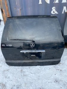 lot 66 image: ML500 Mercedes Rear Hatch
