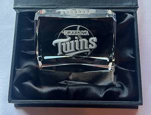 lot 30D image: Minnesota Twins MVP Crystal