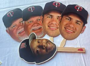 lot 32D image: 5 Minnesota Twins Player Heads on Stick 0 Puckett, Gardenire - Baseball