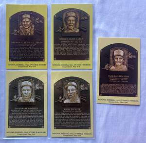 lot 36D image: 5 Minnesota Twins Hall of Fame Post Cards - Puckett, Winfield, Killebrew, Carew, Molitor