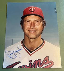 lot 19C image: Jerry Koosman Signed 8x10 Photo - Minnesota Twins Baseball