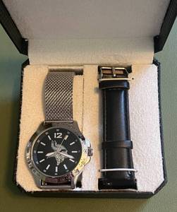 lot 26C image: Minnesota Vikings Football Watch w Case and 2 Bands