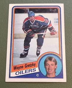 lot 139B image: Wayne Gretzky 1983 Topps #51 Vintage Hockey Card