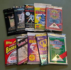 lot 198 image: 10 Packs of Baseball Cards 1987-1994