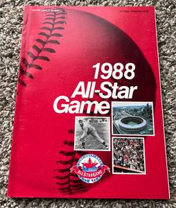 lot 76D image: 1988 MLB Baseball All-Star Game Official Program