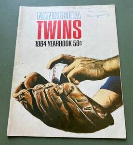 lot 77D image: Minnesota Twins 1964 Vintage Baseball Yearbook
