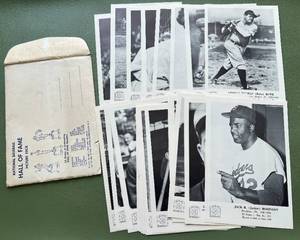 lot 100D image: National Baseball Hall of Fame Picture Pack