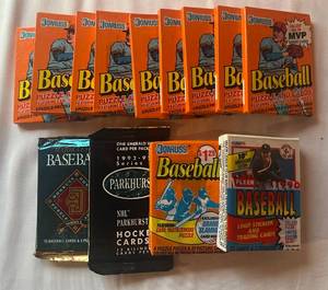 lot 210 image: 13 New Packs of Various Sports Cards - Baseball and Hockey