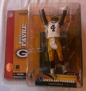lot 211 image: Brett Favre MacFarlane Green Bay Packers Football Figure
