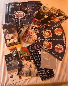lot 214 image: Minnesota Twins Various Collectibles  Publications Lot