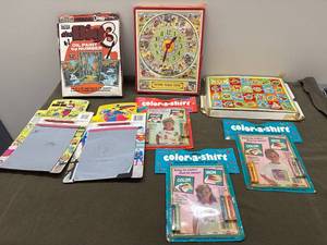 lot 2 image: Vintage Hobby & Collectible Lot