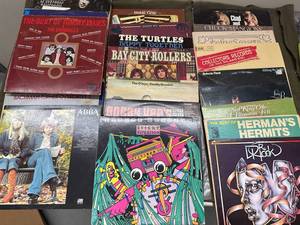 lot 4 image: Classic Vinyl Record Collection