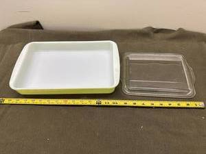 lot 8 image: Vintage Pyrex Casserole Dish with Lid