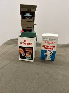 lot 14 image: Novelty Vintage Collectibles Duo