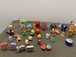 lot 29 image: Mixed Collectible Toy Figurines Lot