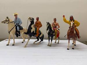lot 66 image: Vintage Western Horseman Figures Set
