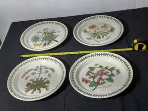 lot 156 image: Portmeirion Botanical Plates Set
