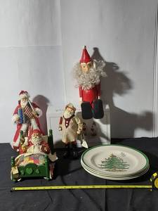 lot 170 image: Santa Figurines & Spode Christmas Plates