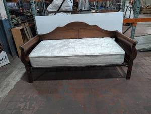 lot 267 image: Vintage Wooden Daybed with Twin Size Metal Frame