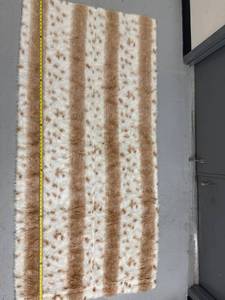 lot 300Z image: Luxurious Faux Fur Rug 5x8