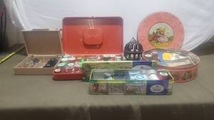 lot 332 image: Vintage Sewing Supplies Collection