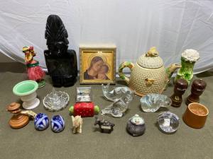 lot 373 image: Eclectic Collectible Lot Ceramics, Glassware, Art, Figurines