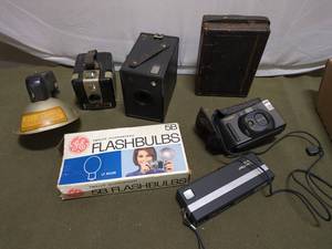 lot 389 image: Vintage Camera Lot with Kodak Pocket 3A