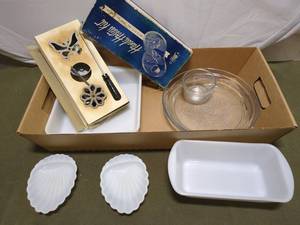 lot 390 image: Vintage Glass Dish Set & Handy Hostess Kit Lot