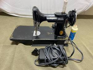 lot 2X image: Singer Featherweight Vintage Sewing Machine with Pedal & Motor 201