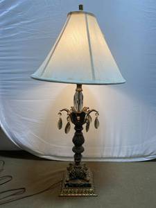 lot 220 image: Vintage Ornate Brass Table Lamp with Crystal Accents