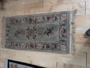 lot 229 image: Vintage Floral Pattern Area Rug 46 x 23