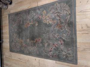 lot 232 image: Vintage Floral Area Rug 8x5 Feet