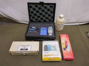 lot 378 image: Horiba & Hanna Instruments pH Conductivity Kit