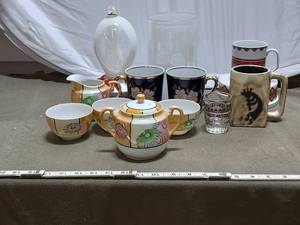 lot 407 image: Vintage Ceramic Tea Set & Mugs Collection