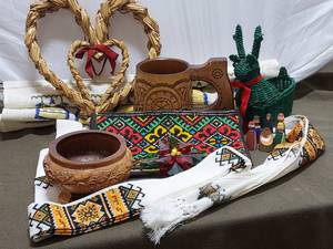 lot 410 image: Handcrafted Cultural Decor Lot