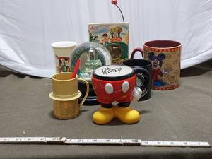 lot 412 image: Vintage Disney Mug Collection Lot