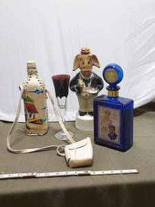 lot 414 image: Vintage Collectible Eclectic Decanter Lot