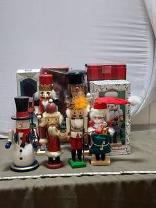 lot 427 image: Nutcracker Figure Collection