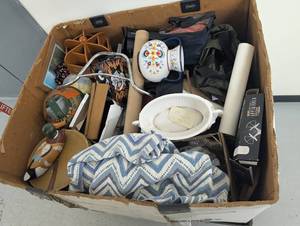 lot 500 image: Gaylord Full of Assorted Home and Decorative Items