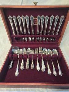 lot 28 image: Silverware Set