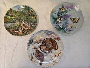 lot 46 image: (3) Collectable Plates